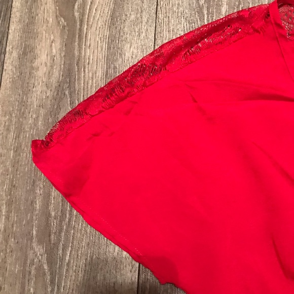Red Lace Detailed Blouse - Picture 5 of 6